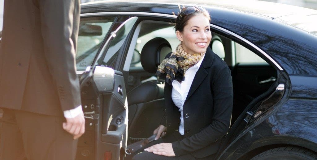 Car Service from Vancouver Airport vs Ride-Share: What’s Better?