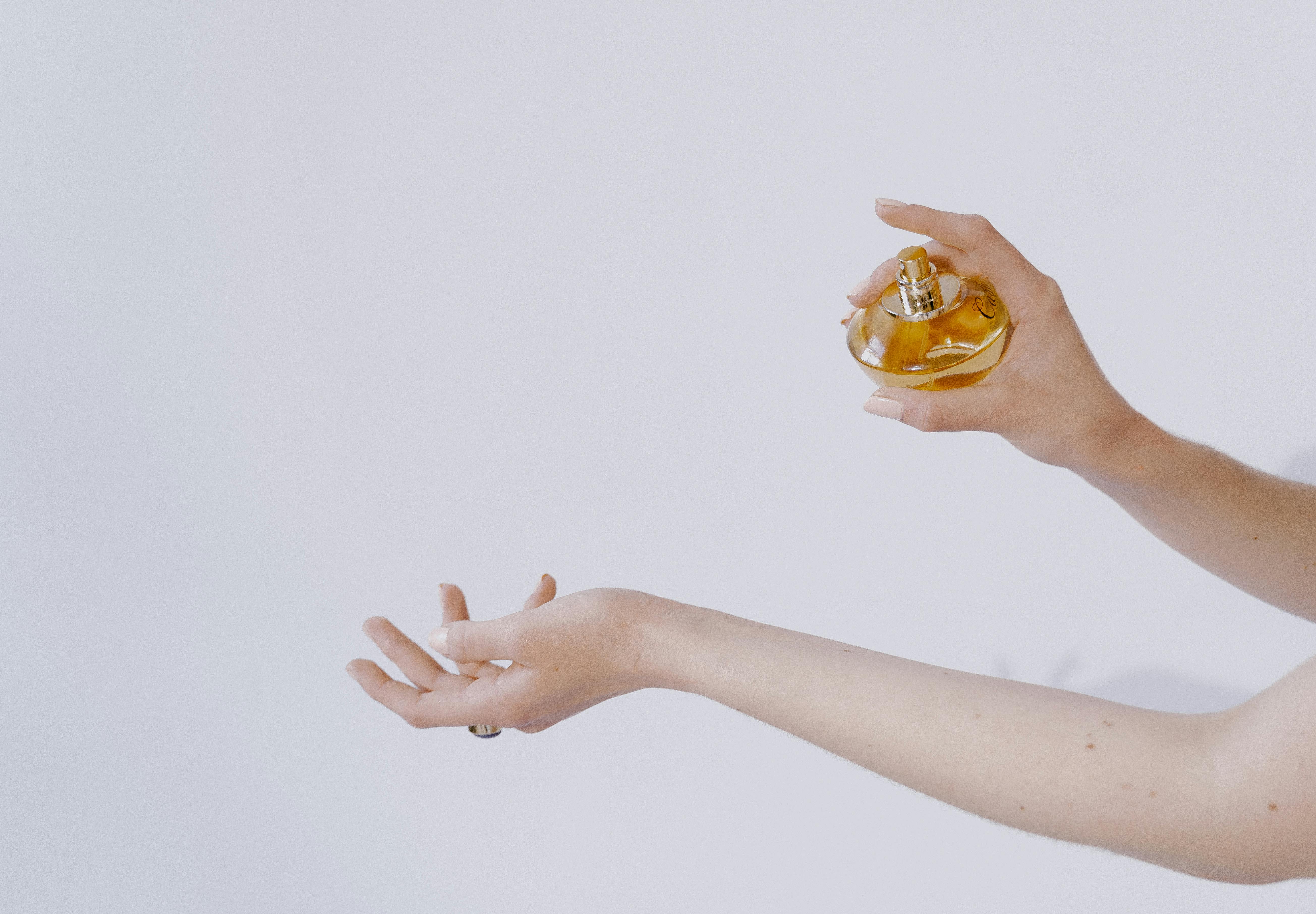 Jimmy Choo Perfume Women’s Guide: Find Your Perfect Scent