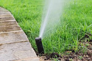 automatic-lawn-sprinkler-watering-sprinkler-in-Rivercrest-Fort-worth-TX-76107